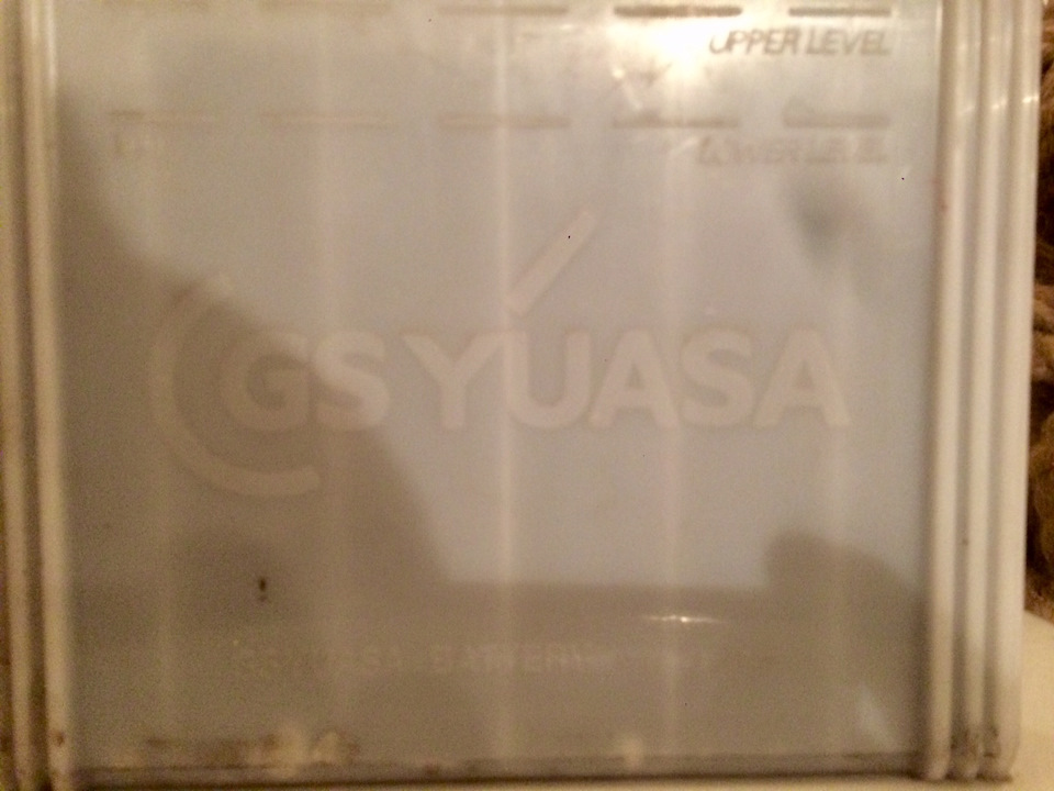 Установленным АКБ оказался АКБ фирмы GS YUASA, которые производятся непосредственно в Японии — Mazda 3 (2G) BL