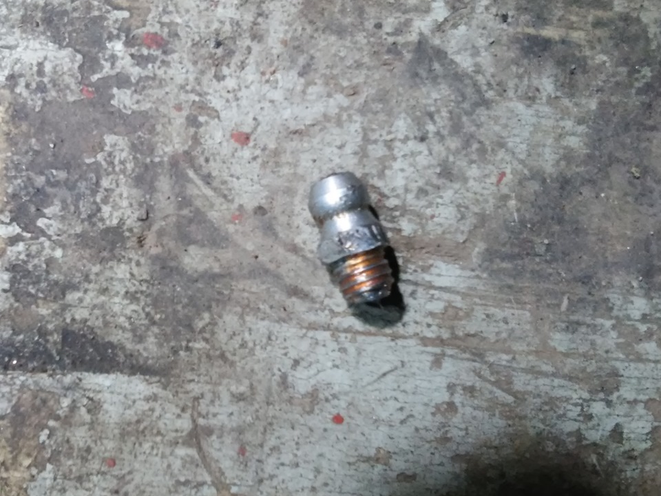 Меняем крестовину- избавляемся от вибрации. Ну и С Новым Годом ...