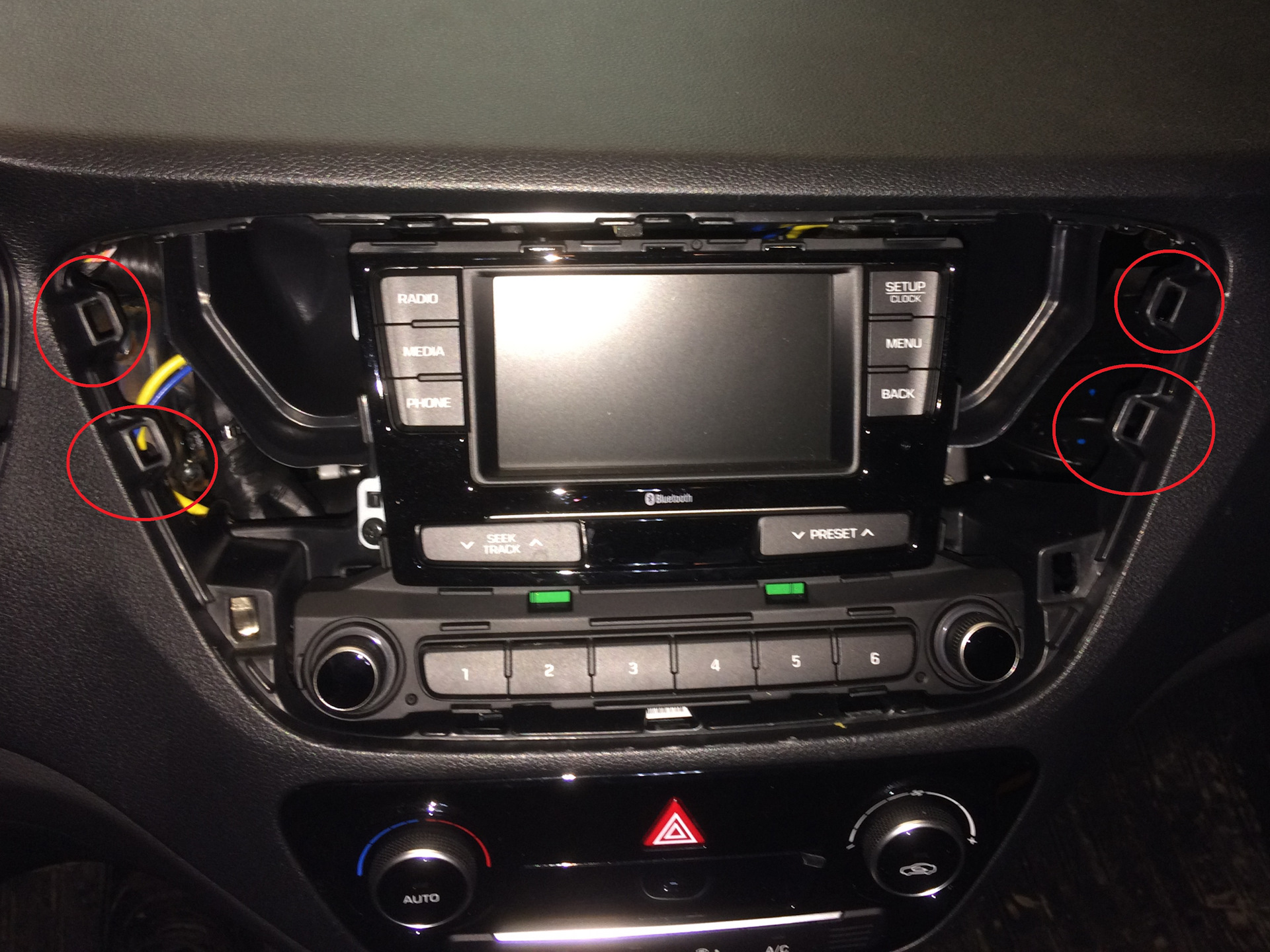 Как снять магнитофон соляриса Замена штатного ГУ на Китайское 9" ГУ - Hyundai Solaris (2G), 1,6 л, 2017 года а