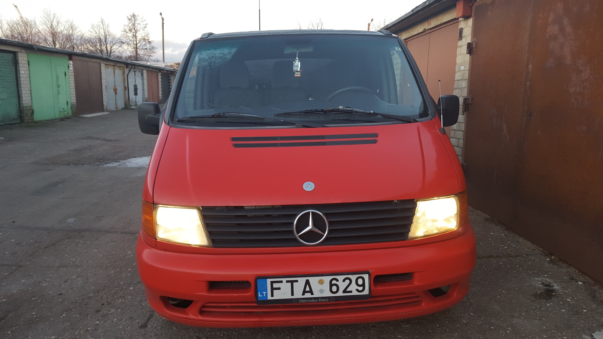 Mercedes-Benz Vito (1G) 2.3 дизельный 1997 | крассный не металлик :) на  DRIVE2