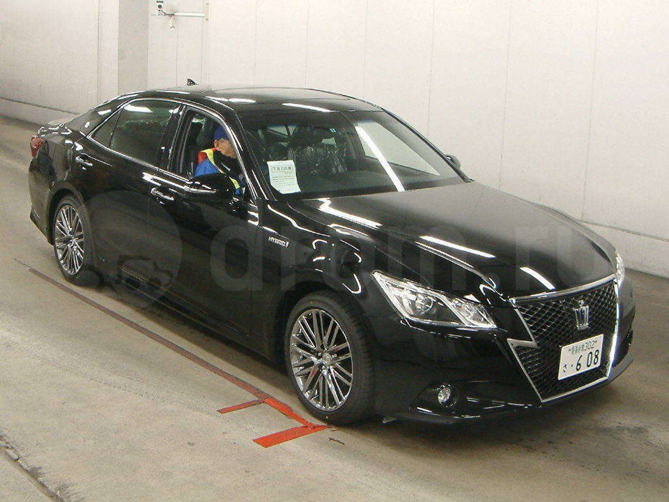 Toyota Crown athlete 2013