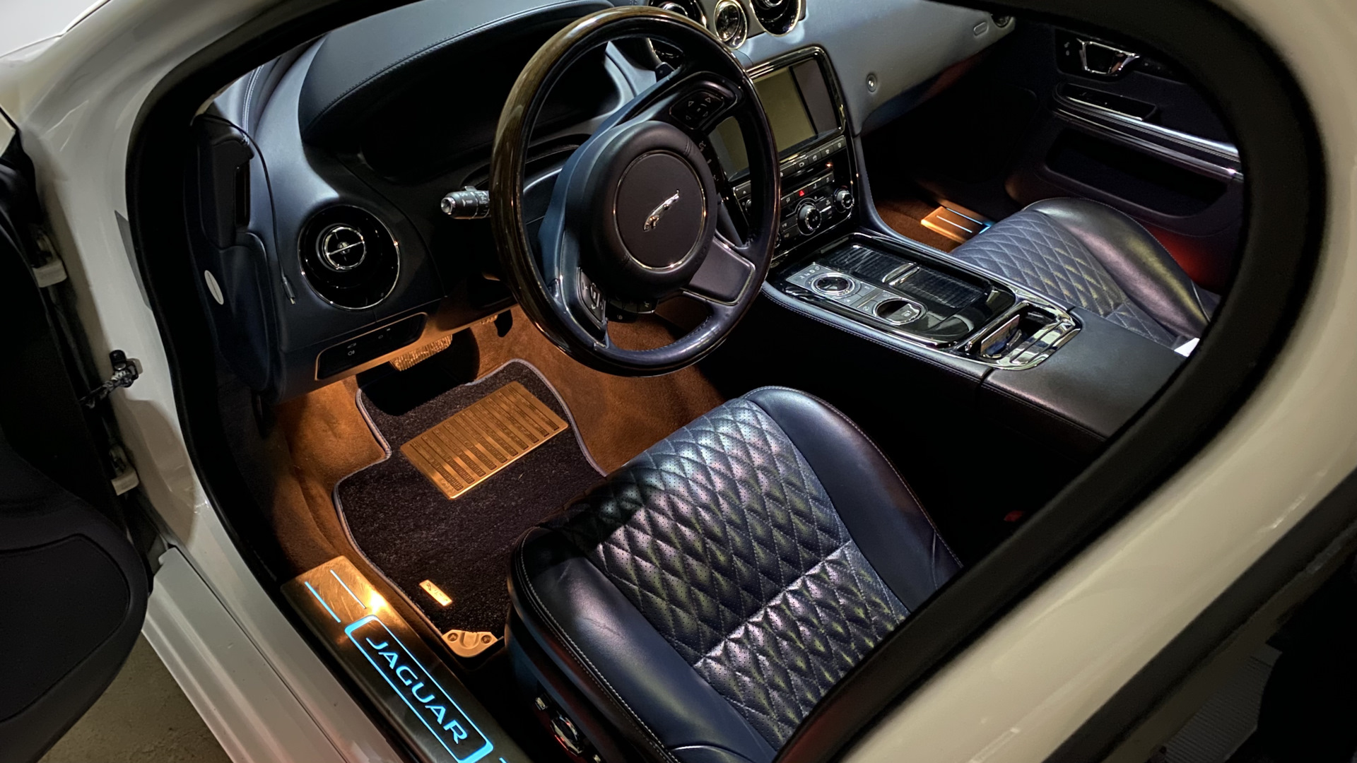 7- Коврики и первые фото — Jaguar XJ Mark 4, 3 л, 2017 года ...