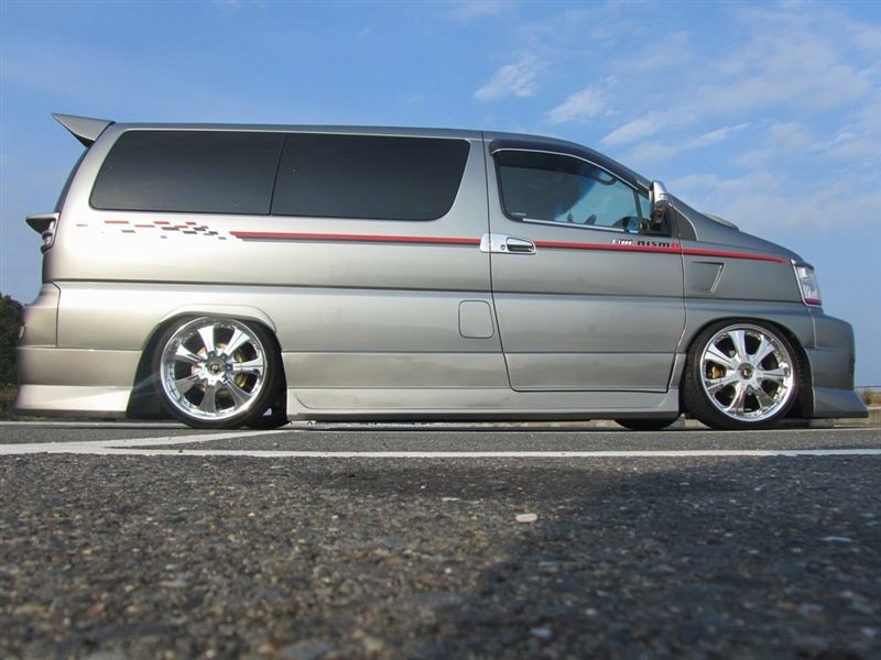 Nissan Elgrand e50 Nismo