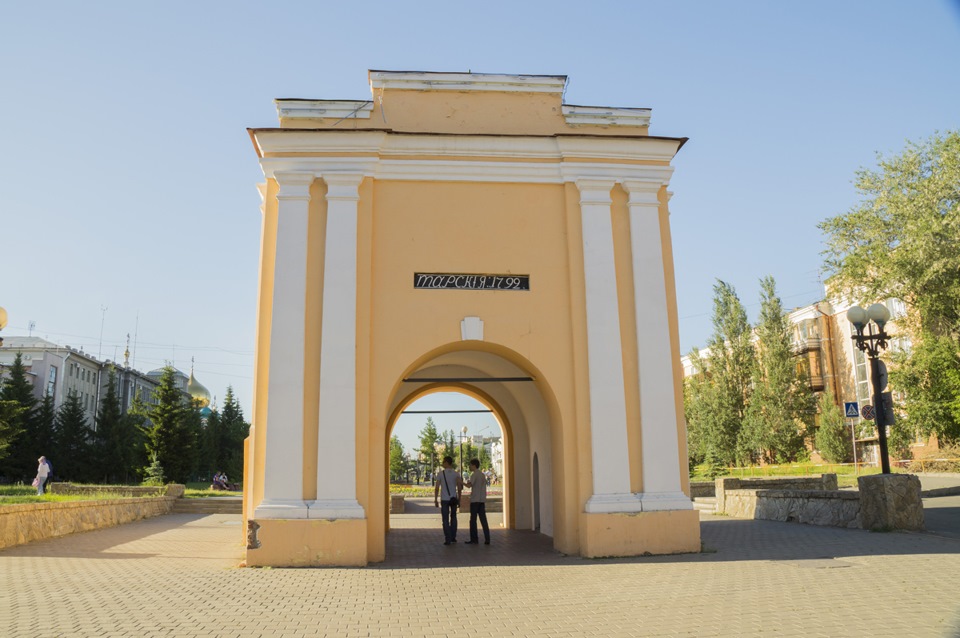 Тарские ворота омск рисунок для второго класса