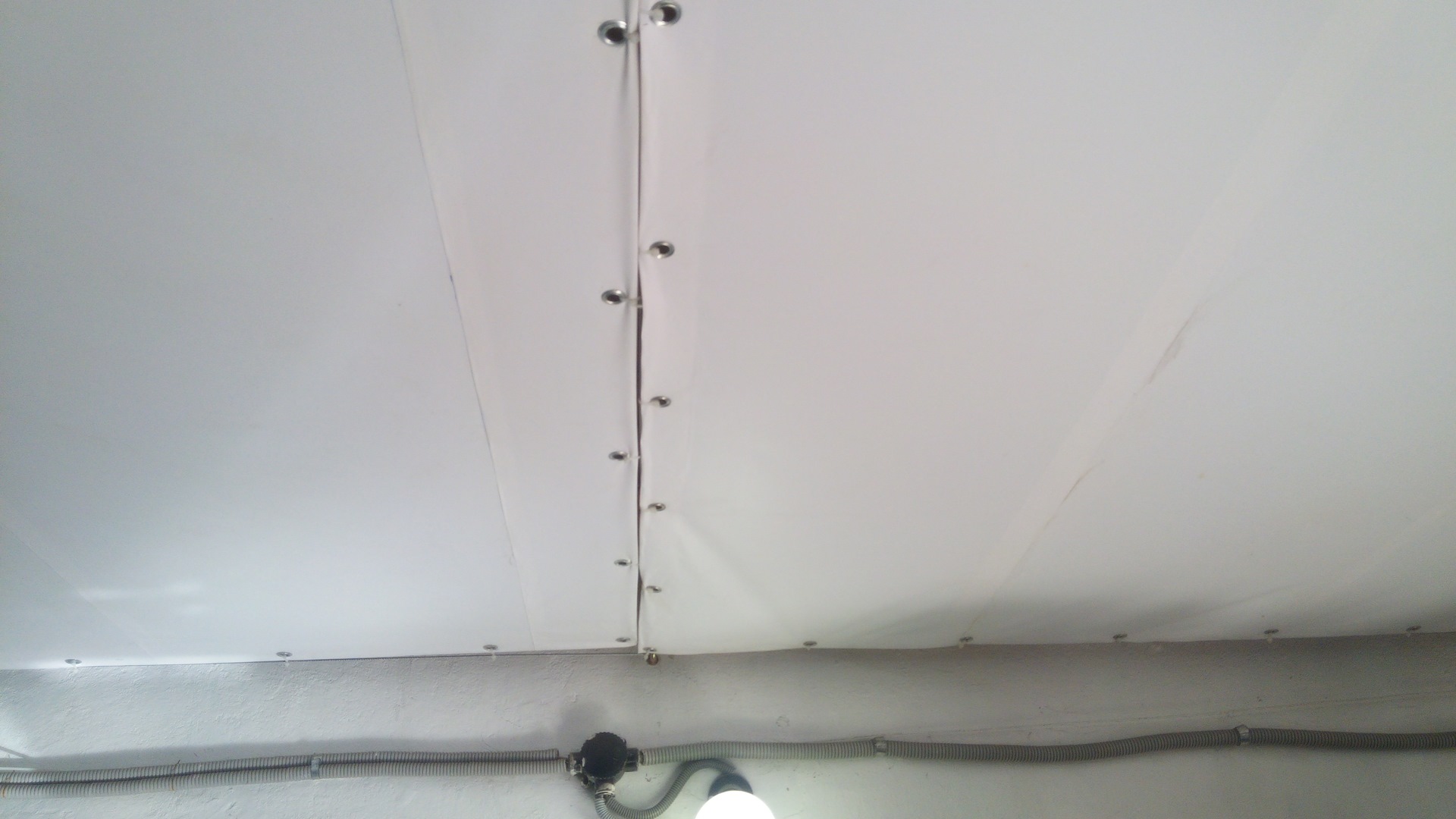 Бюджетный натяжной потолок в гараж — Сообщество «Гаражные дела» на DRIVE2