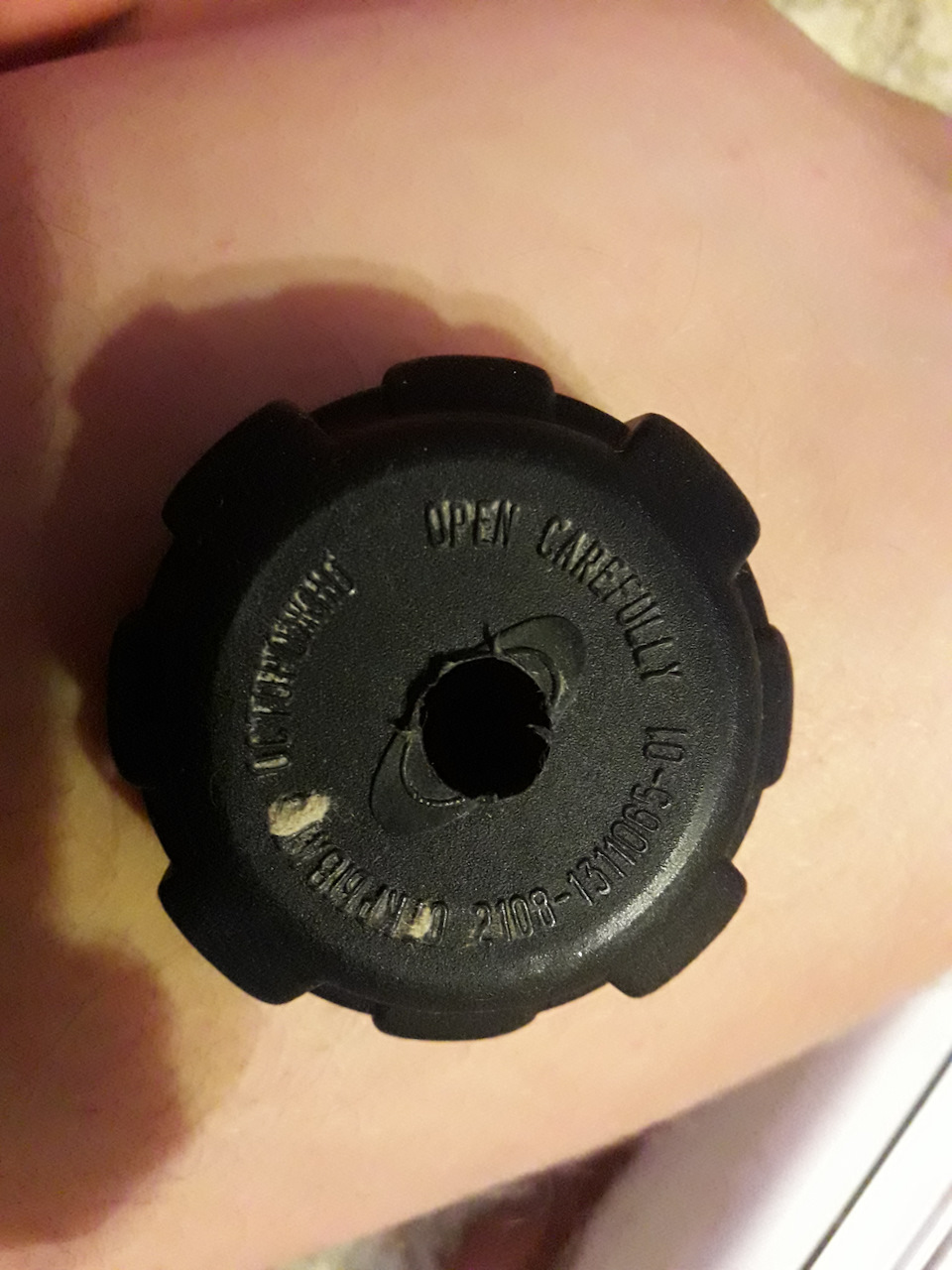 Слив охлаждающей жидкости насосом. — Lada 2114, 1,5 л, 2004 года ...