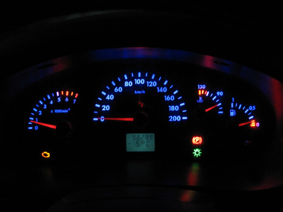 Подсветка салона — Lada Калина седан, 1,6 л, 2006 года | стайлинг | DRIVE2