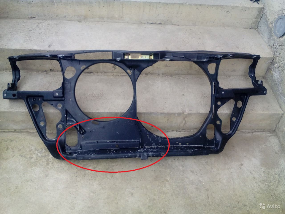 поставил такой телевизор, новенький без трещин.На нем уже нет места под старый отбойник — Volkswagen Passat B5