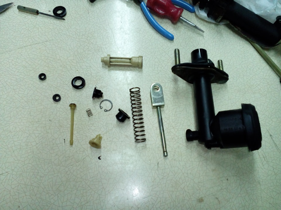 Упала педаль сцепления. — Rover 400 Mk2, 1,6 л, 1998 года | своими ...