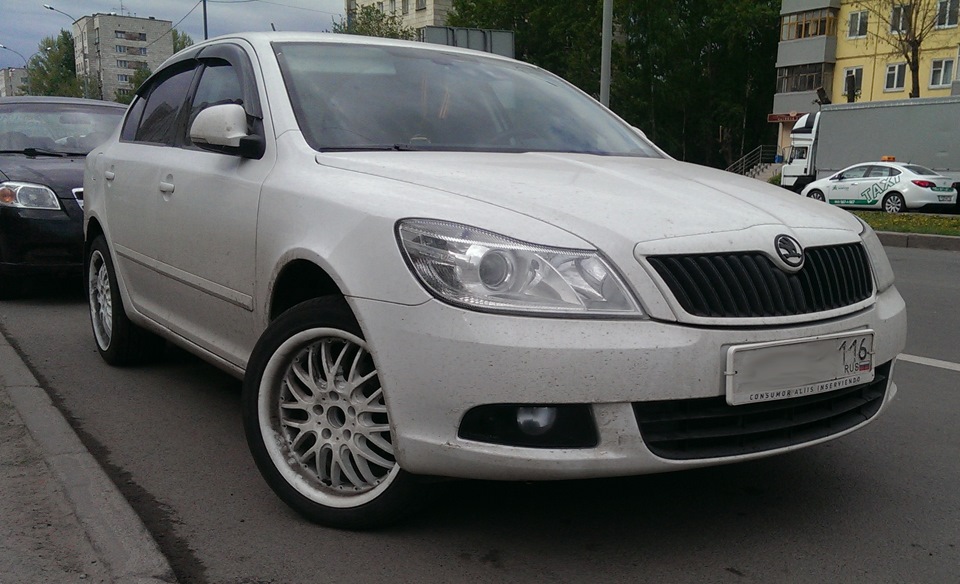 Шкода авито. Октавия а5 фл 2011. Шкода а5 FL белая. Skoda Octavia а5 uzb. Американки Октавия а5 фл.