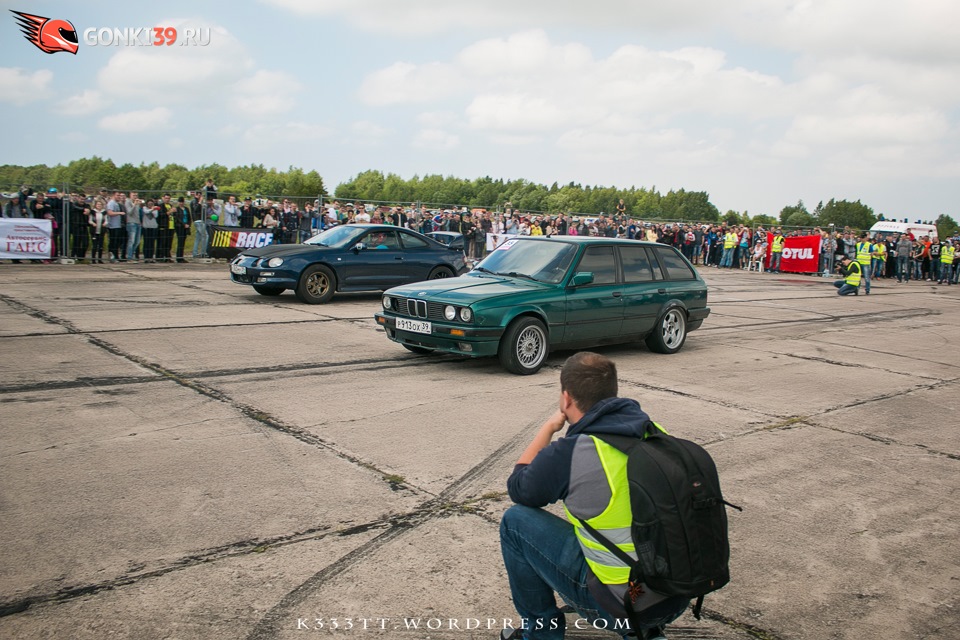 Drag battle race