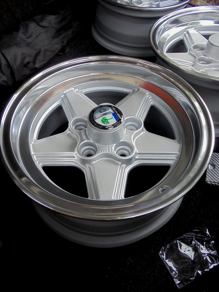 Classically restored a disk set in the style of AMG Penta by ELBA Italy
