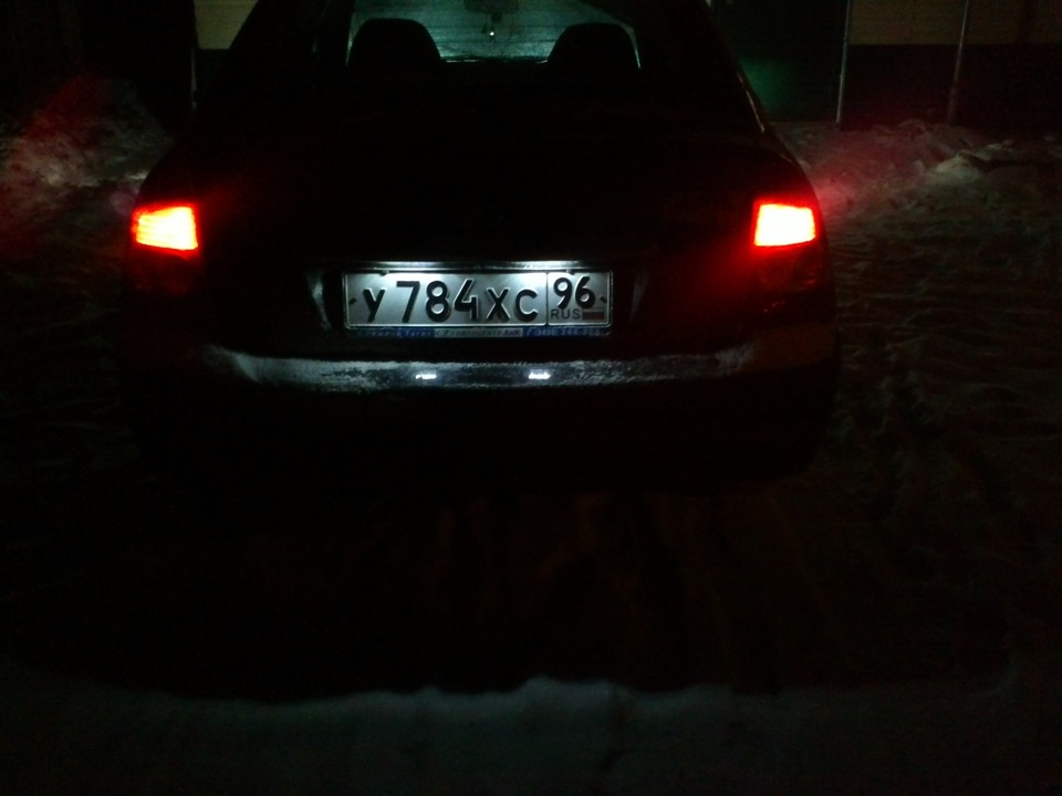 Подсветка номера и салона — Lada Приора хэтчбек, 1,6 л, 2012 года ...