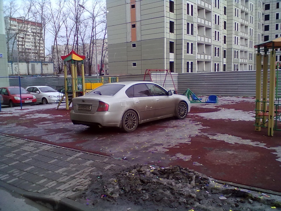 Парковка на детской площадке. — Skoda Octavia A5 Mk2, 1,8 л, 2012 года |  нарушение ПДД | DRIVE2
