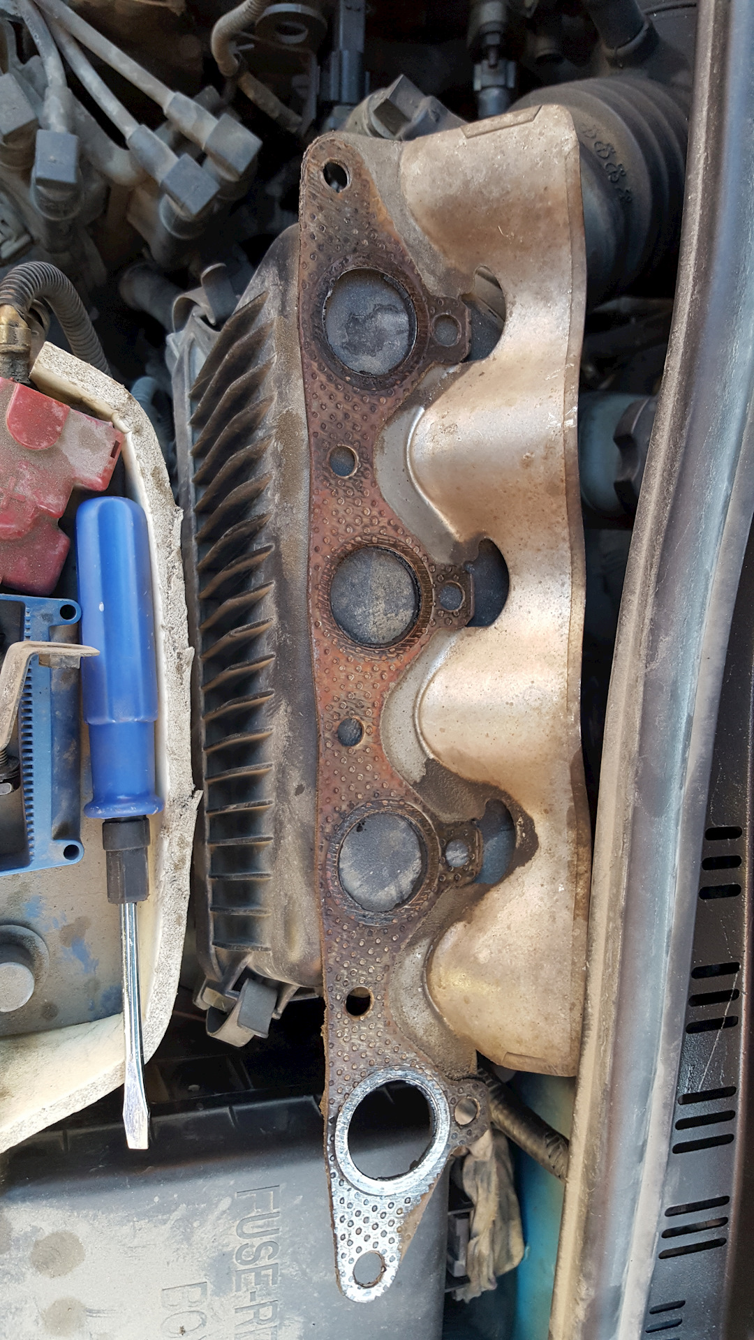 Вырезаем катализатор))) — Hyundai Getz, 1,3 л, 2004 года | своими ...