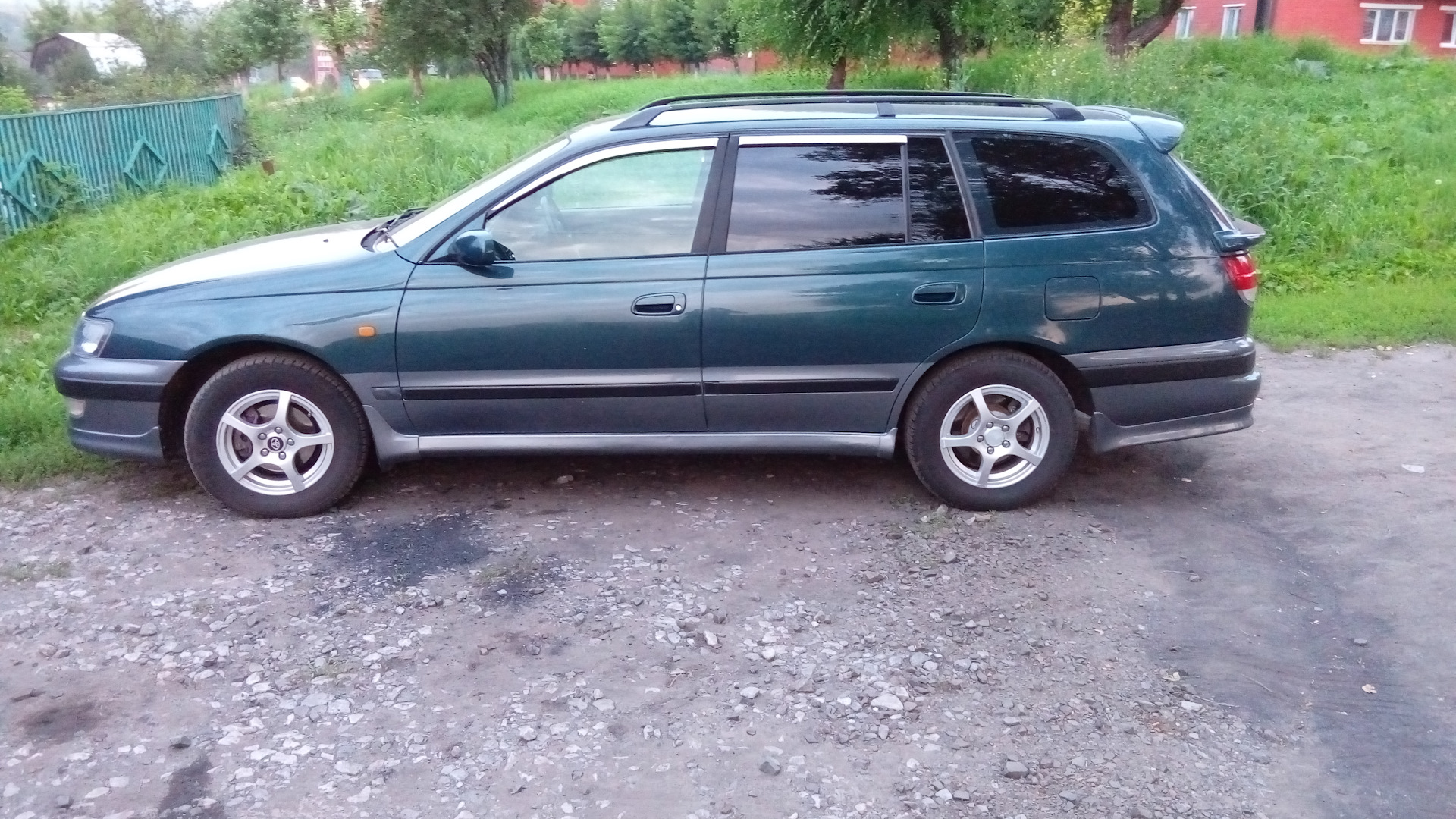 Тойота калдина 1.8. Toyota Caldina 1. Toyota Caldina 1996. Toyota Caldina 1.8. Тойота Калдина 1996 года универсал.