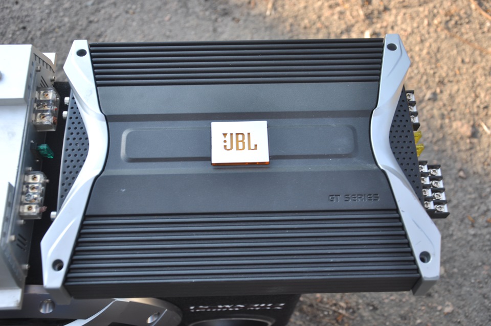 автомобильный усилитель jbl gtx 500. усилитель jbl cs60. усилитель jbl gt5 a402. усилитель jbl 60. 4 канальный усилитель jbl cs60.