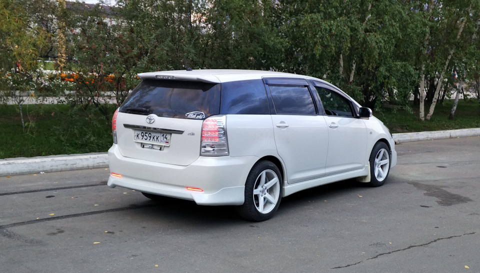 Установка губы на задний бампер — Toyota Wish (AE10), 1,8 л, 2007 года ...