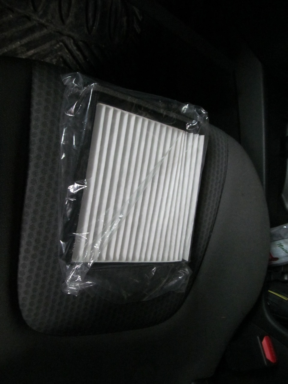 Замена салонного фильтра - Nissan Wingroad (Y12), 1,5 л, 2006 года расходники DR