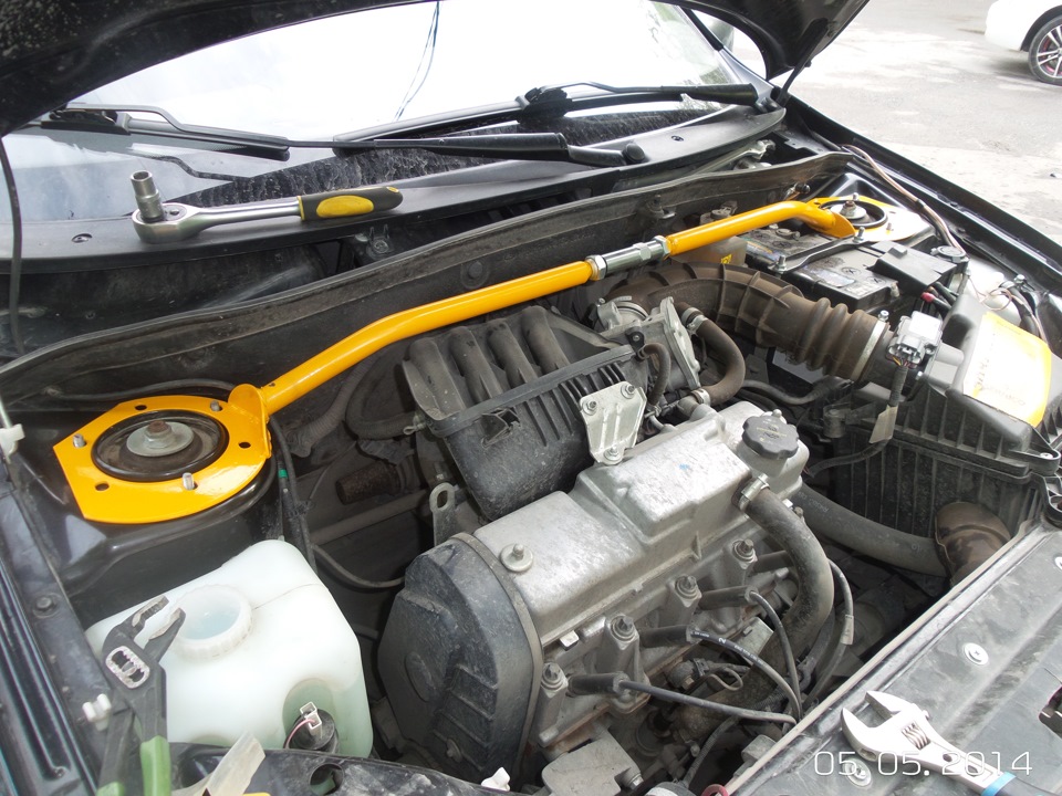 растяжка передних стоек — Lada Гранта, 1,6 л, 2012 года | тюнинг | DRIVE2