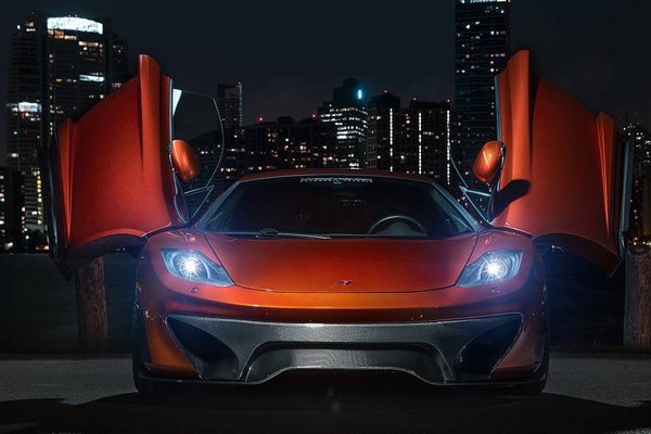 MCLAREN mp4 12c ночью