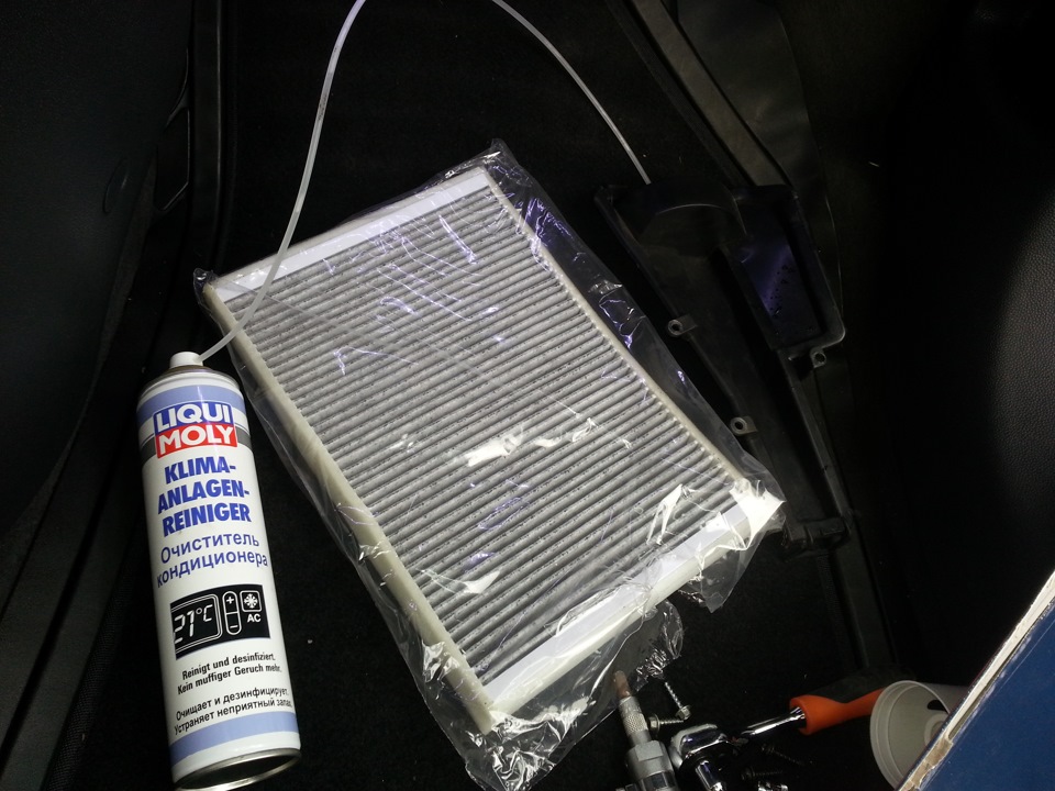 Замена салонного фильтра и чистка испарителя — Opel Astra H GTC, 1,8 л ...