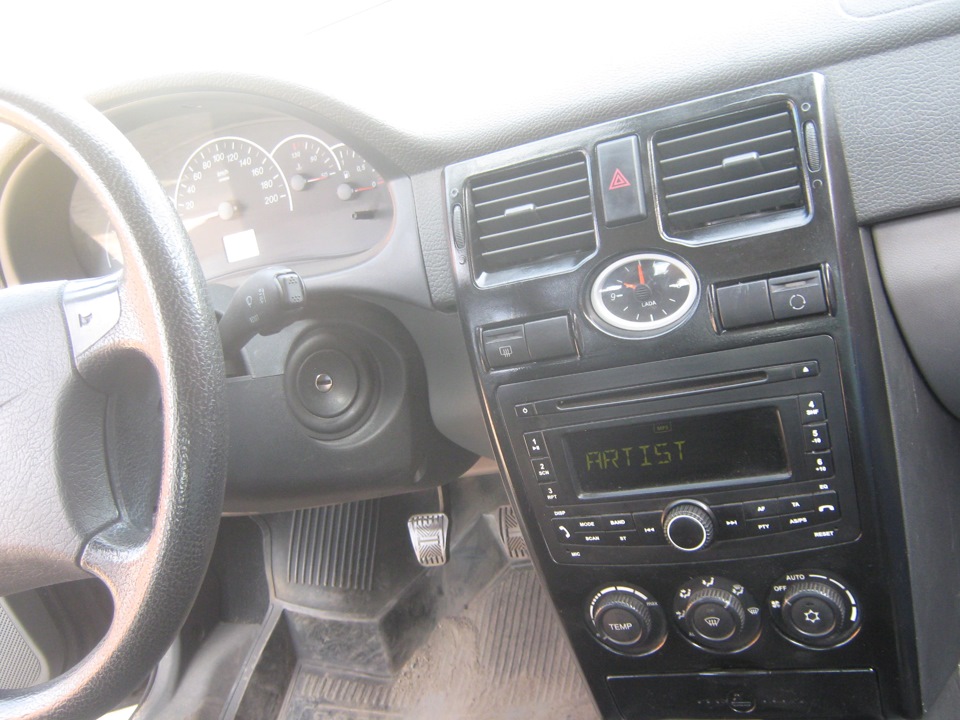 консоль — Lada Приора седан, 1,6 л, 2011 года | стайлинг | DRIVE2