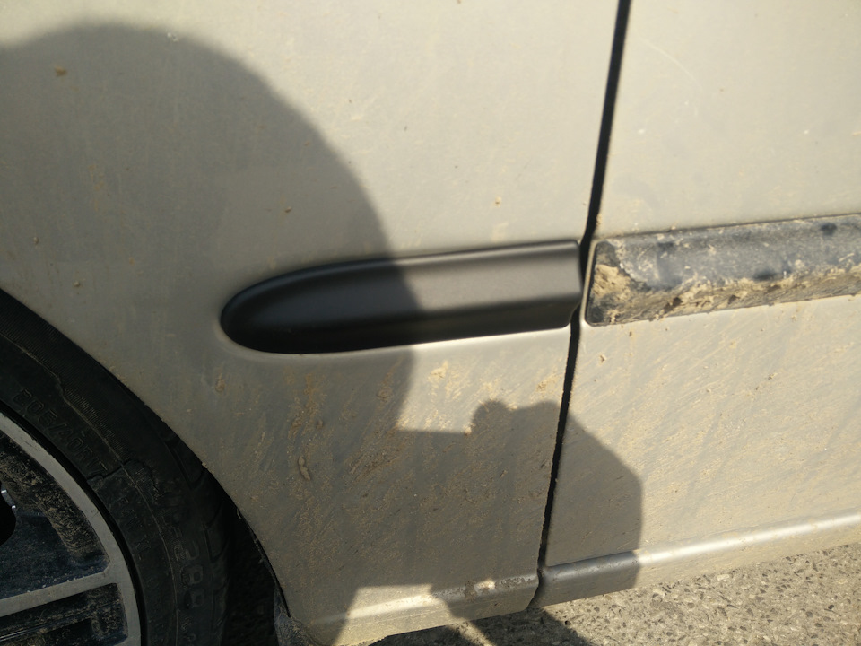 S03 цвет хендай акцент. крепление молдинга хендай акцент тагаз. Hyundai accent покраска молдингов. молдинг двери dollex акцент. молдинги дверей хендай акцент.