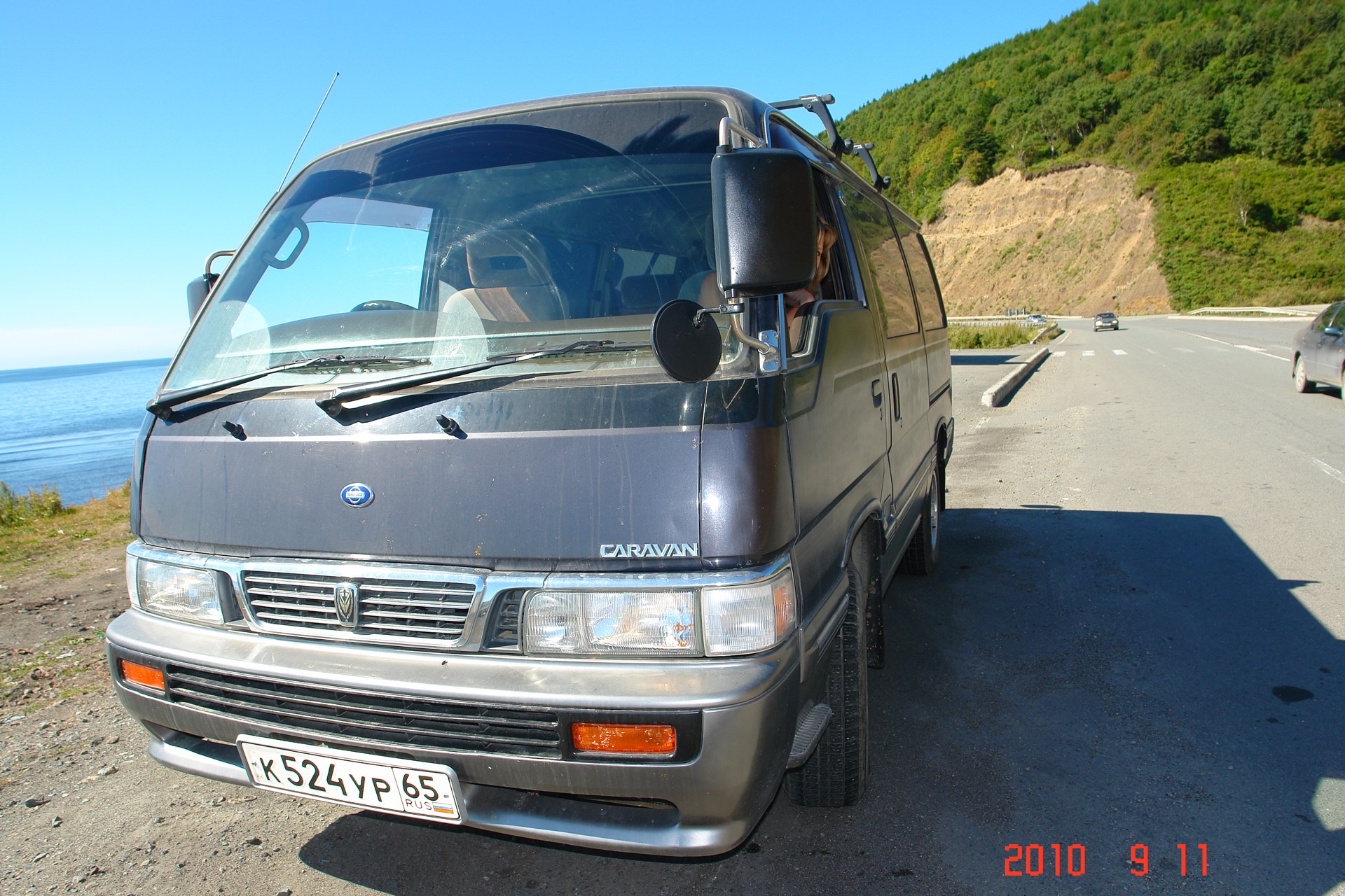 Nissan Caravan 3. Nissan Caravan 2.0 at, 1990,. Nissan Caravan 2.7d.