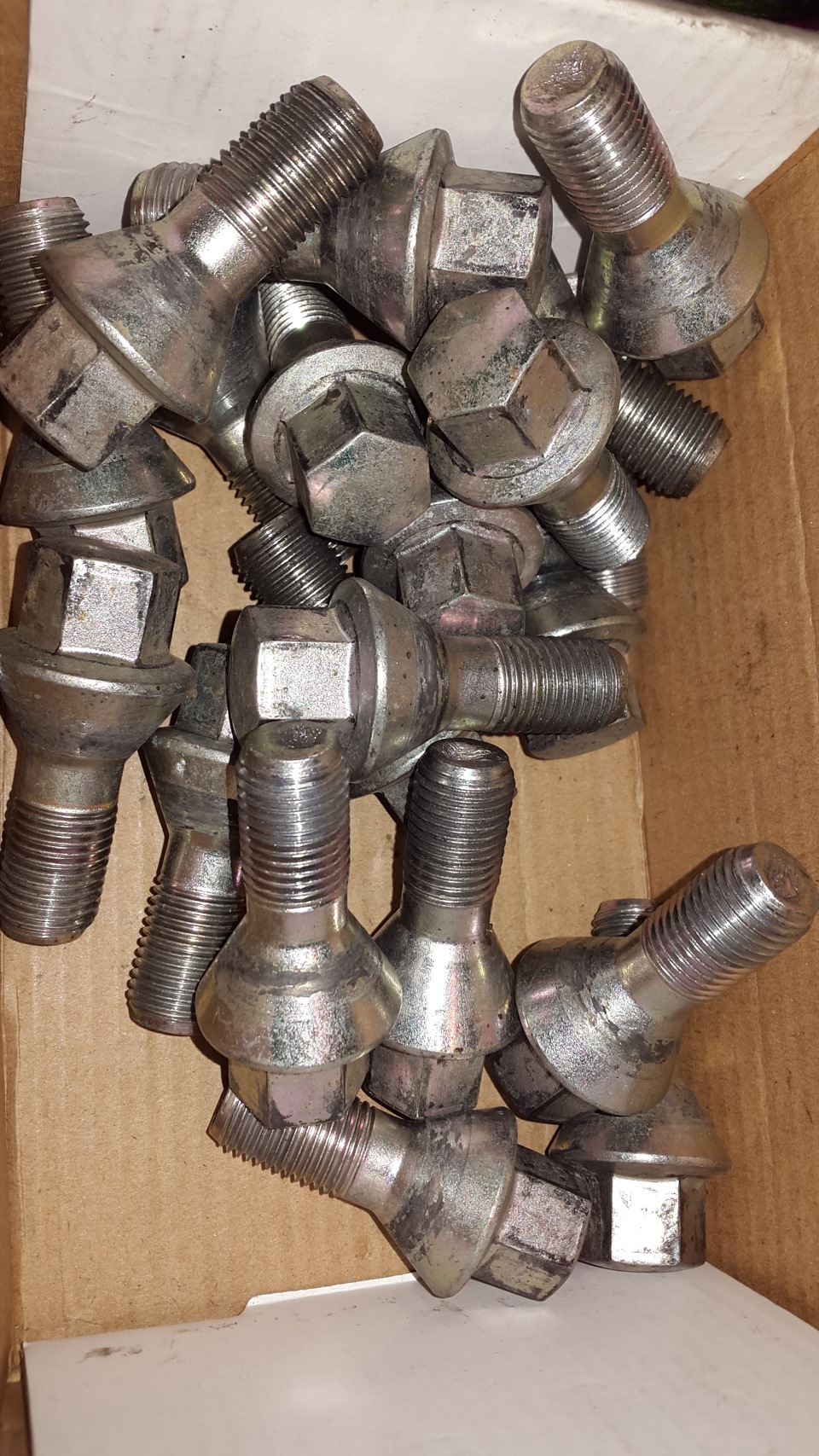 "Забывчивость" работников шиномонтажа или без лоха и жизнь плоха ...