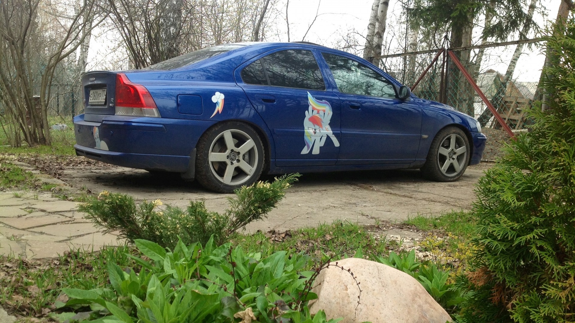 Volvo S60 R 2.5 бензиновый 2005 | 500+ Rainbow Power на DRIVE2