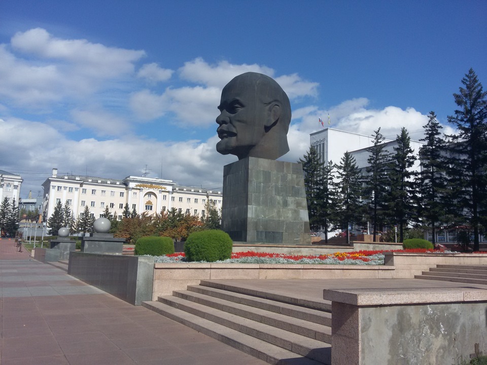 Бурятия ленин улан удэ. Памятник Ленину в городе Улан Удэ. Площадь Ленина Улан-Удэ. Памятник Ленину (Улан-Удэ) достопримечательности Улан-Удэ. Достопримечательности г Улан-Удэ голова Ленина.