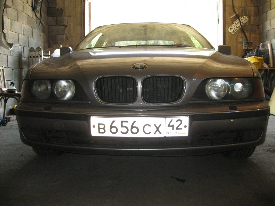 Бмв е60 зад. Ноздри звездочкой f10. Ноздри рест и дорест бмв е39. Бмв е46 купе дорестайл. Bmw е46 купе рест и дорест.