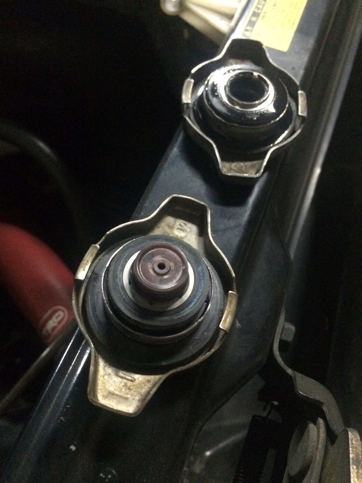 Крышка крышке — Toyota bB (NCP30), 1,5 л, 2000 года | своими руками ...