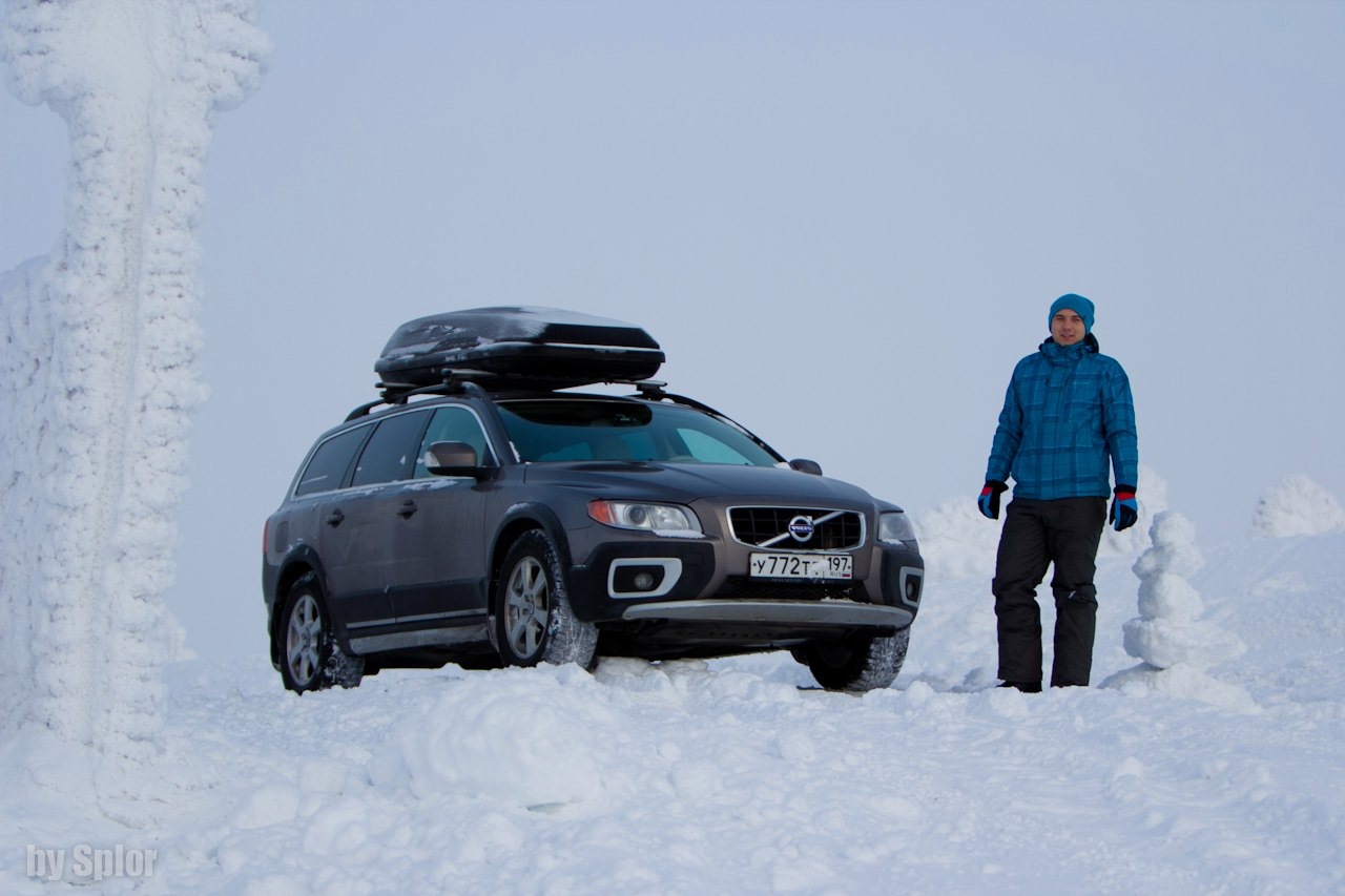 Ищем снег. Вольво Лапландия. Вольво в сугробе. Снегопад Вольво. Volvo в снегу.