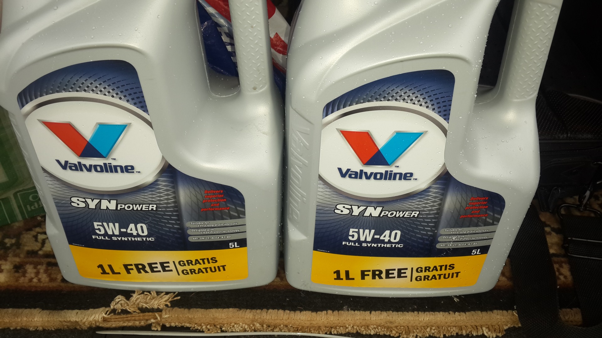 Масло р 5. Valvoline Max 5-40. Масло валволайн с допуском rn0700. Valvoline korting car. Какое масло лучше валволайн или Вольф.