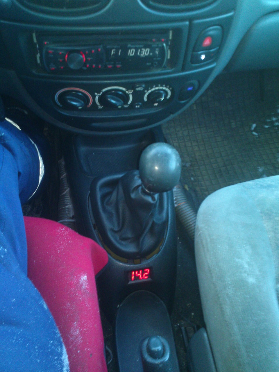 нормальная зарядка — Renault Megane I, 2 л, 1997 года | аксессуары | DRIVE2