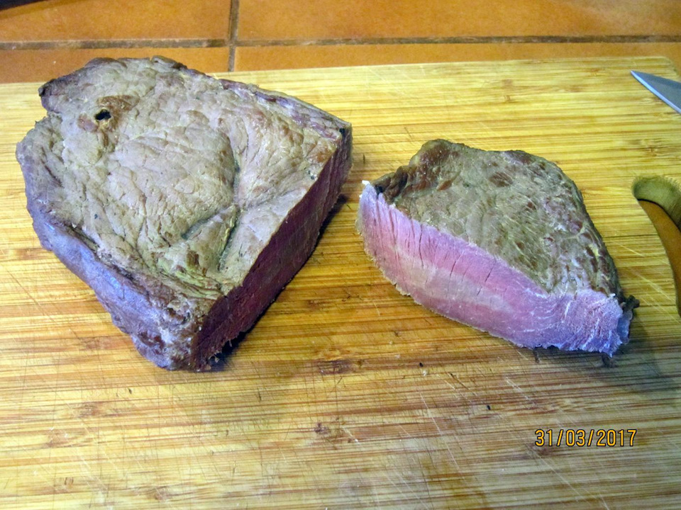 150 гр. конины горячего копчения. Очень вкусное само по себе.