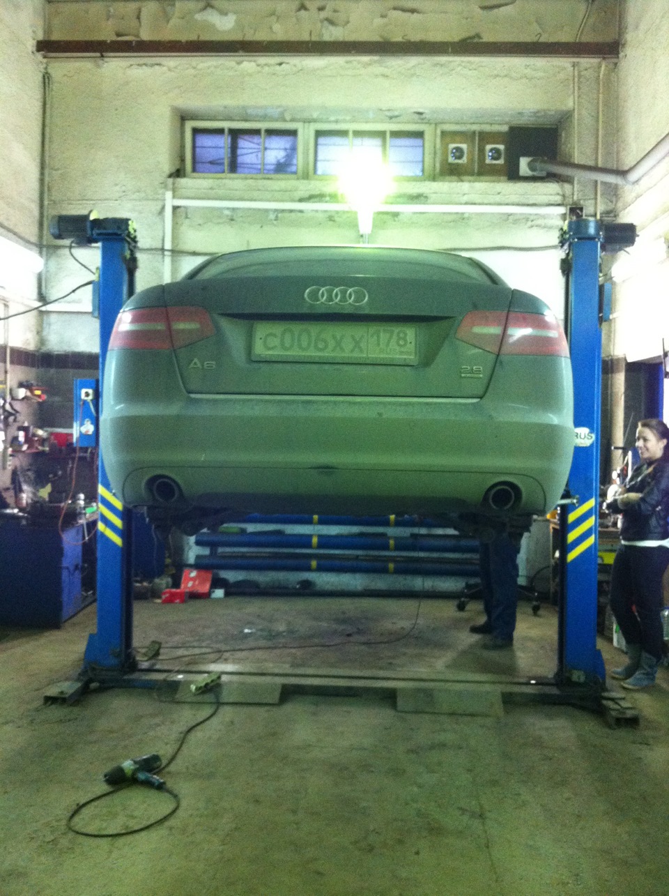 Колодки и шиномонтаж. — Audi A6 (C6), 2,8 л, 2010 года | визит на ...