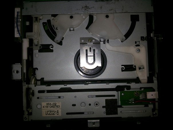 Застрял диск в DVD — Nissan Skyline (V35), 3 л, 2002 года | своими ...