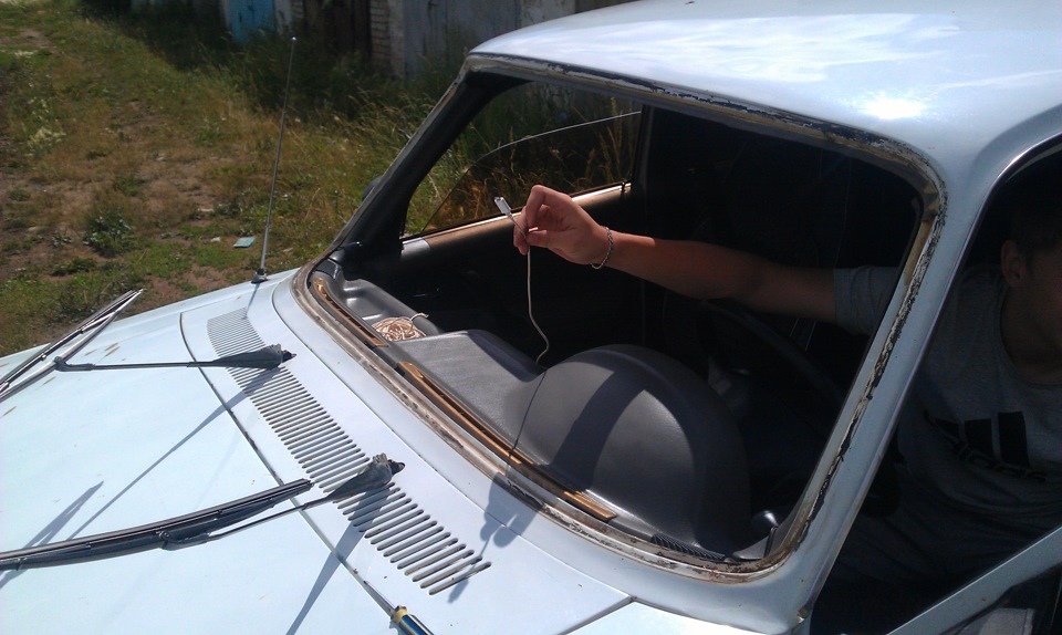 Решили поменять лобовое стекло поменяли через жоп. — ГАЗ 31029, 2,4 л ...