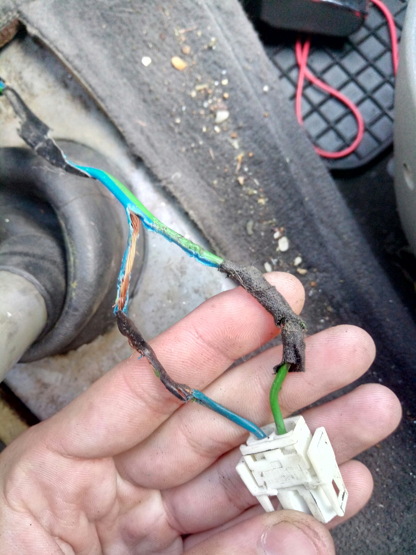 разъем фонарей заднего хода на ваз 2107. датчик заднего хода ваз 2107. 8. проводка датчика заднего хода. Suzuki liana схема лямбда зонд.