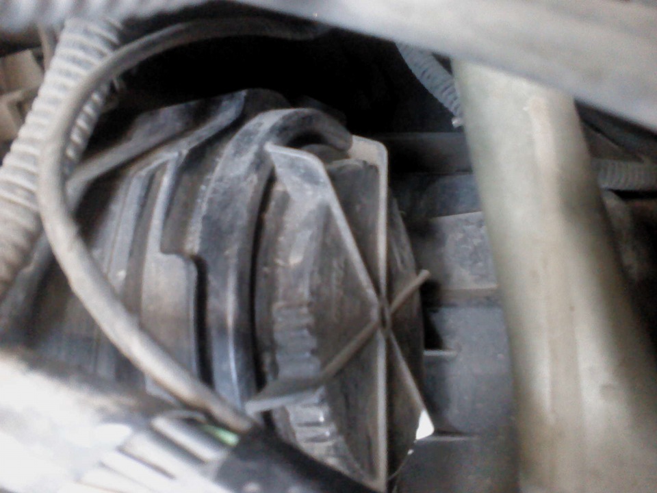 Лампочка в фару — Renault Megane II, 1,6 л, 2006 года | своими руками ...