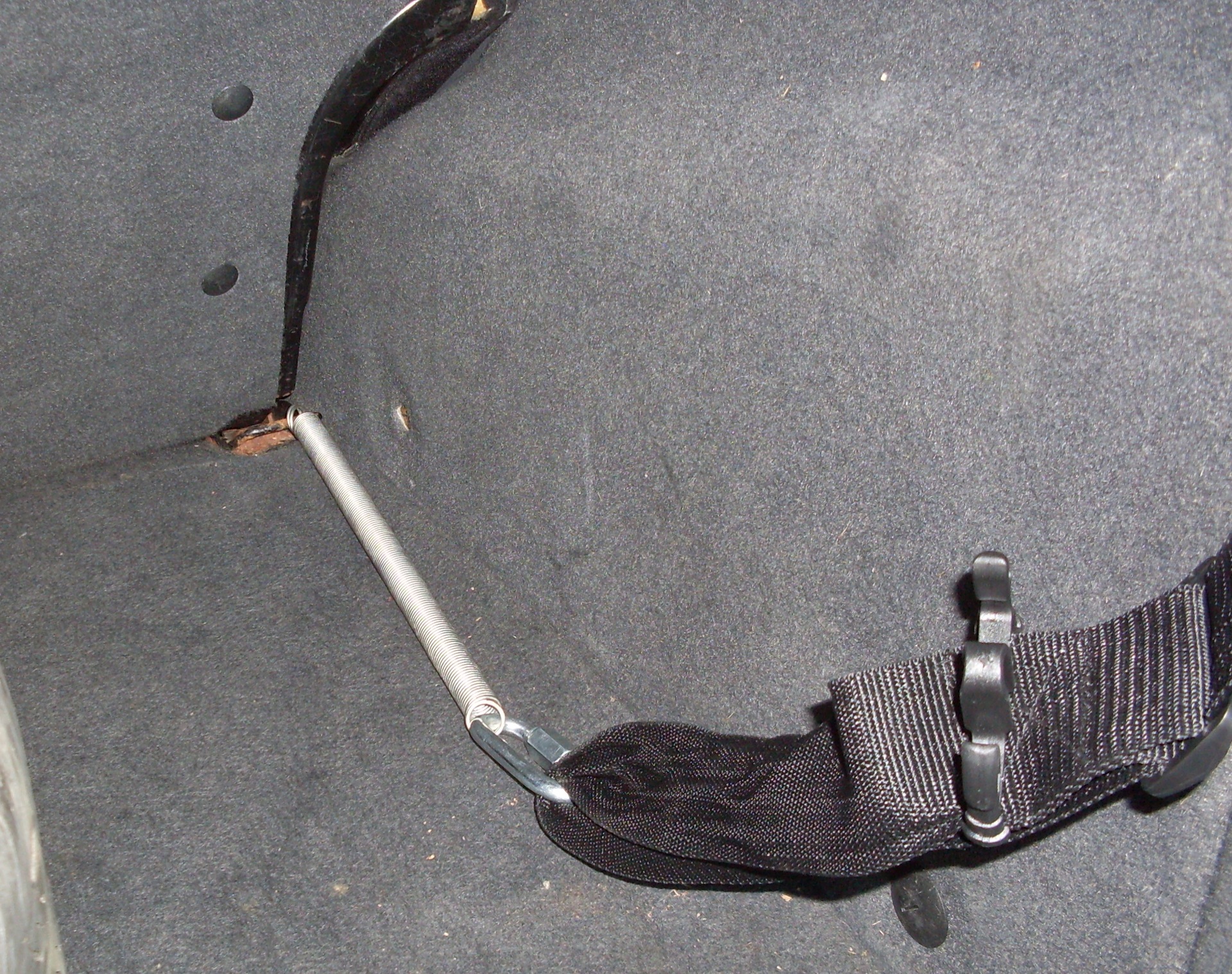 Запаска в багажнике — Renault Laguna I, 2 л, 1996 года | аксессуары ...