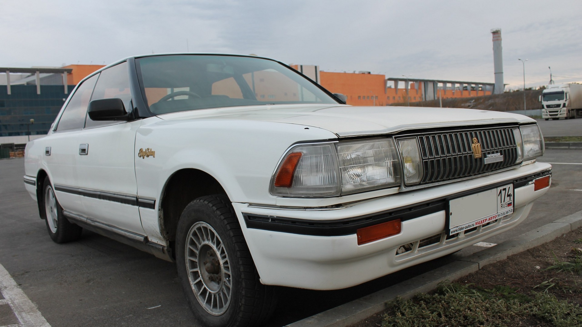 Тойота корона 1990 года. Toyota Crown s130 белый. Toyota Crown 1990 White. Тойота Кроун Гранд 1990 года. Crown s150,1990 года выпуска.