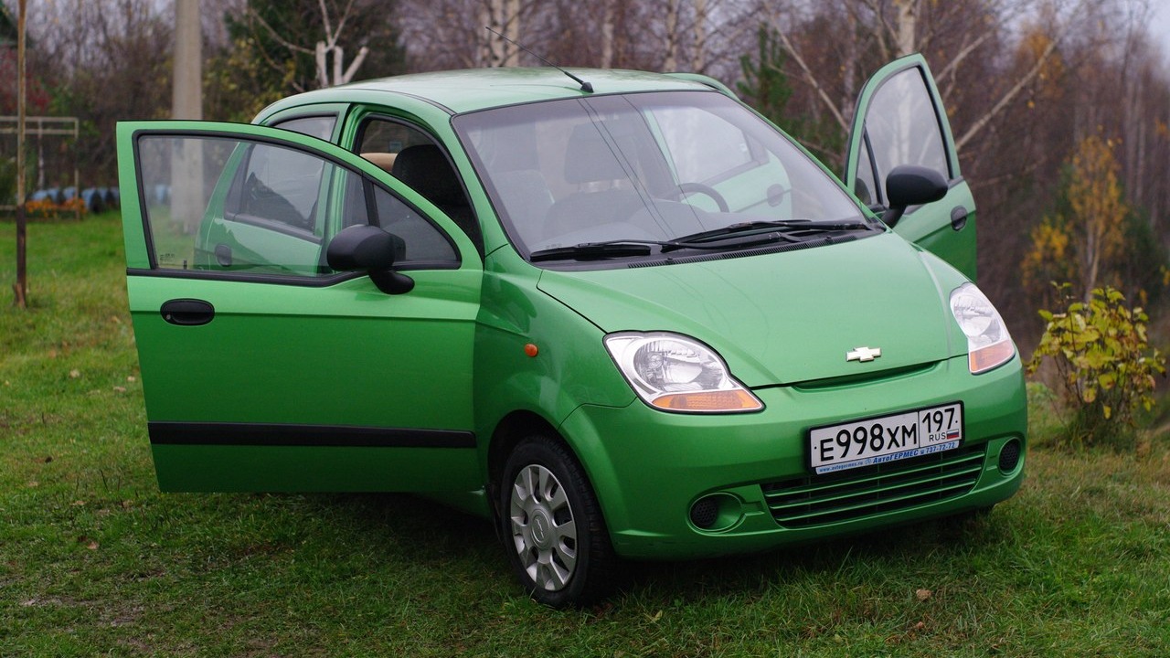 Green spark. Chevrolet Spark m250. Шевроле Спарк 2006. Шевроле Спарк 2006г. Chevrolet Spark зеленый.