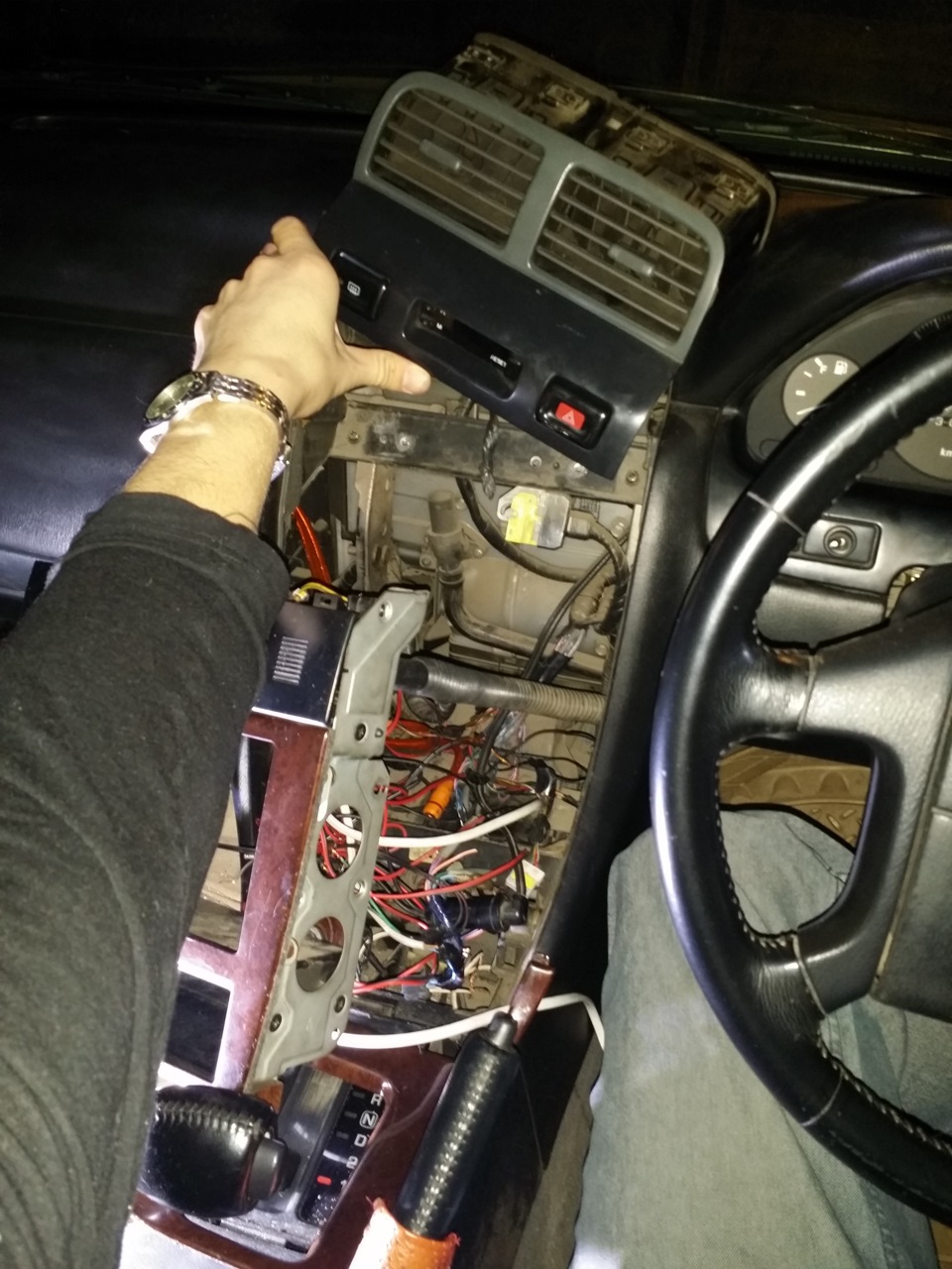 Nissan cefiro a32 установка магнитолы