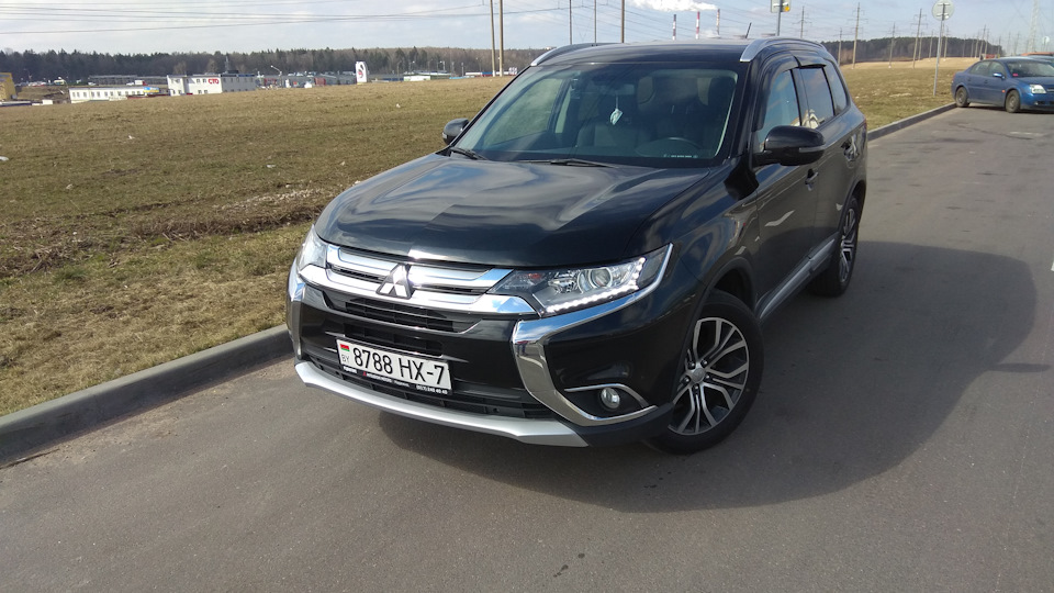 Mitsubishi Outlander (3G) 2.0 бензиновый 2016 | Черный кирзовый сапог ...