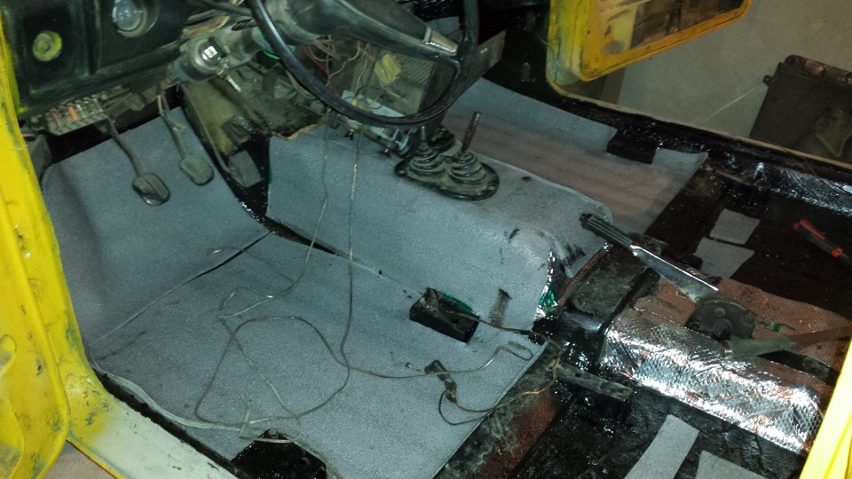 Обработка полов — Lada 4x4 3D, 1,6 л, 1981 года | кузовной ремонт | DRIVE2