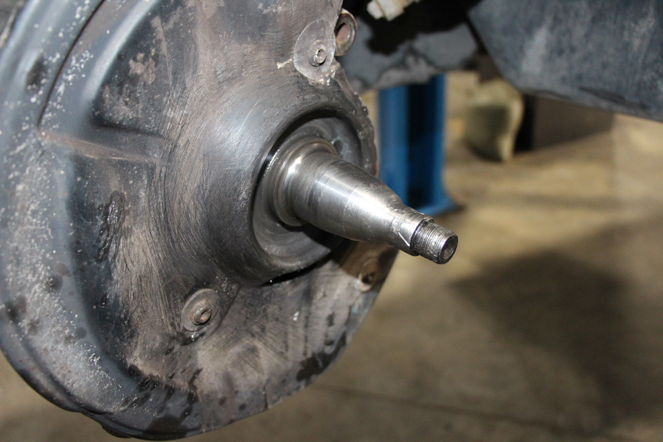 Замена поворотного кулака на Mercedes E211. — Liberum-auto на DRIVE2